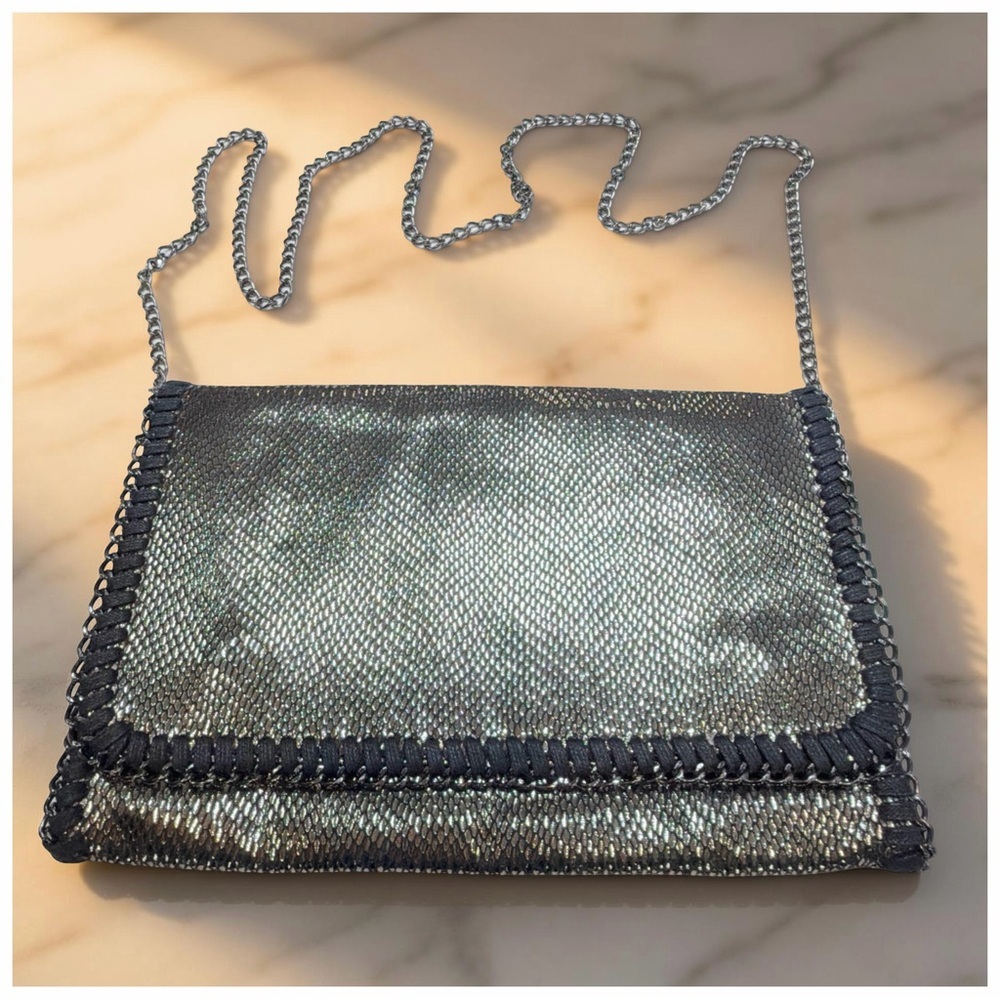 Tarnish Metallic Chain-Strap Handbag | Women’s | Silver Tone Evening Clutch